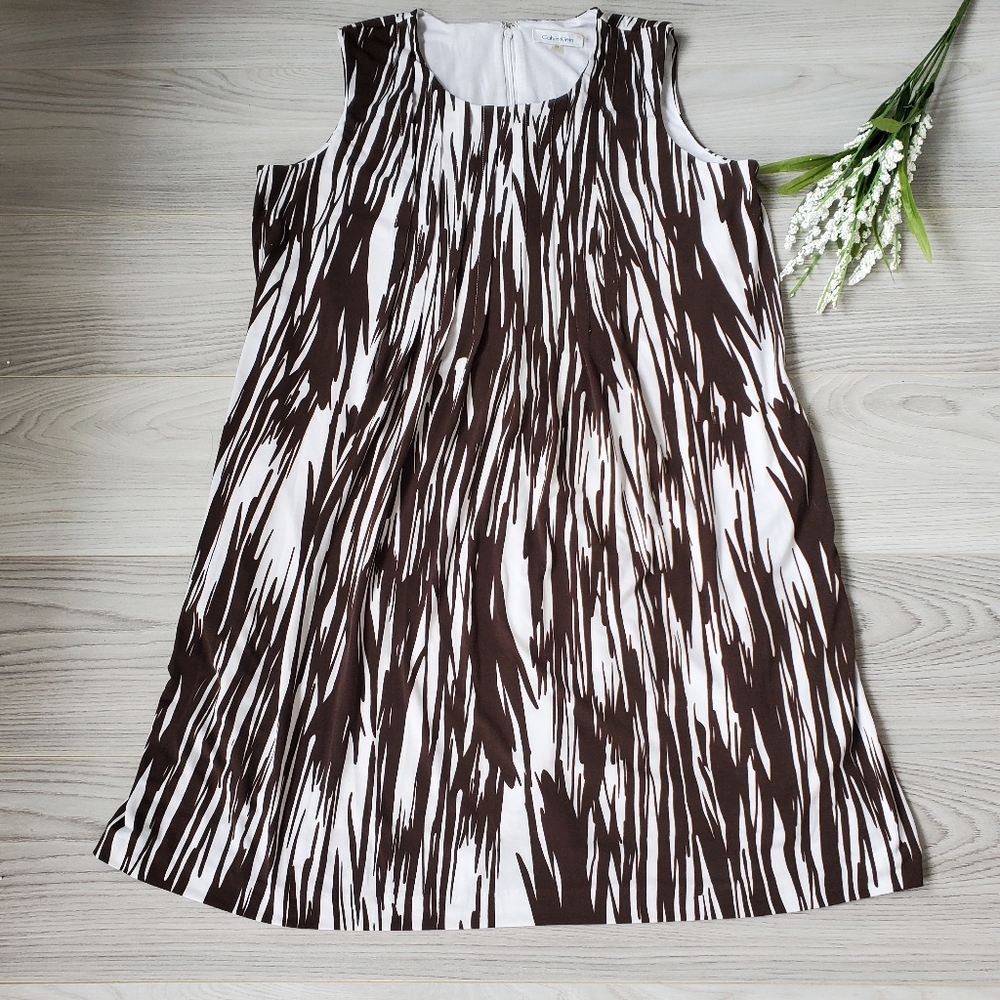 CALVIN KLEIN white and brown patterned swing dress